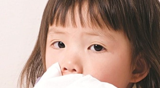 Trời trở lạnh, trẻ dễ viêm đường hô hấp trên 